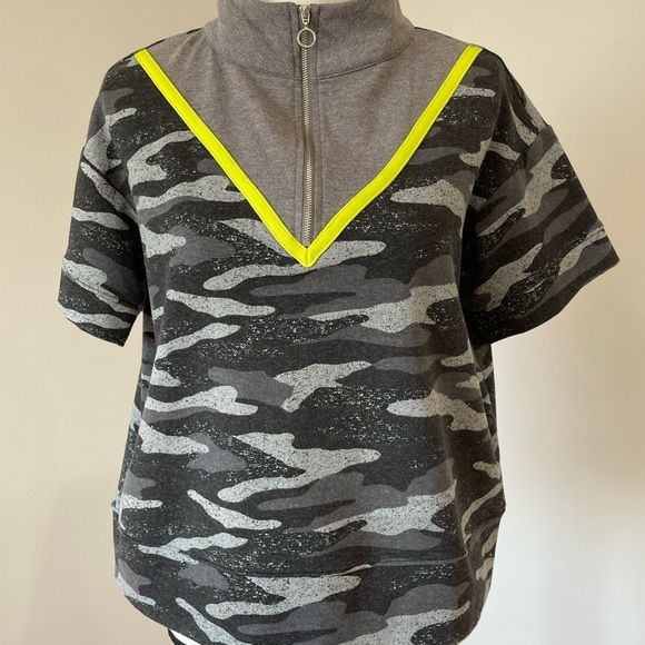 Flirtitude Active top in a size small - Picture 9 of 12